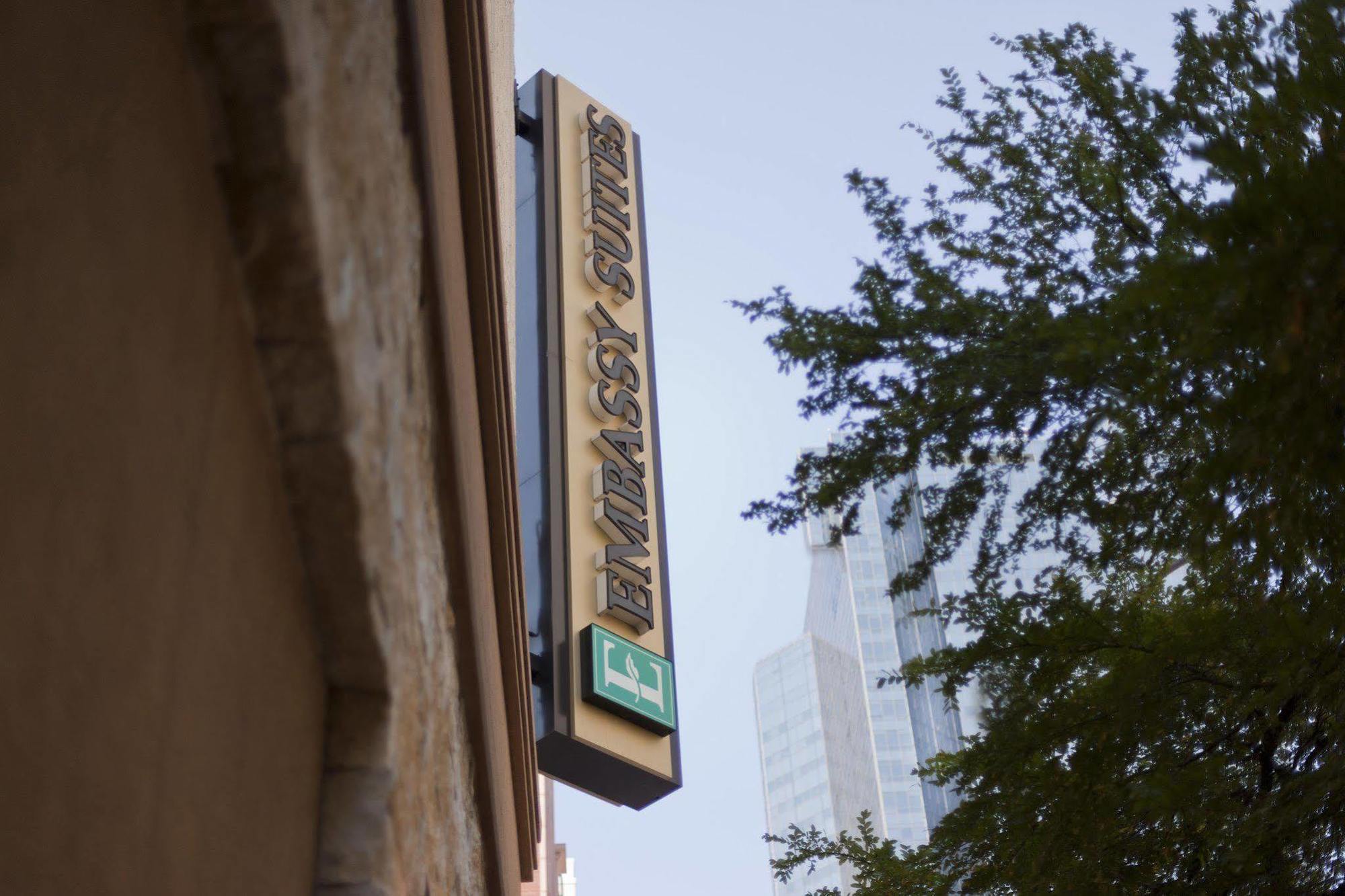 Embassy Suites Fort Worth - Downtown Exterior photo